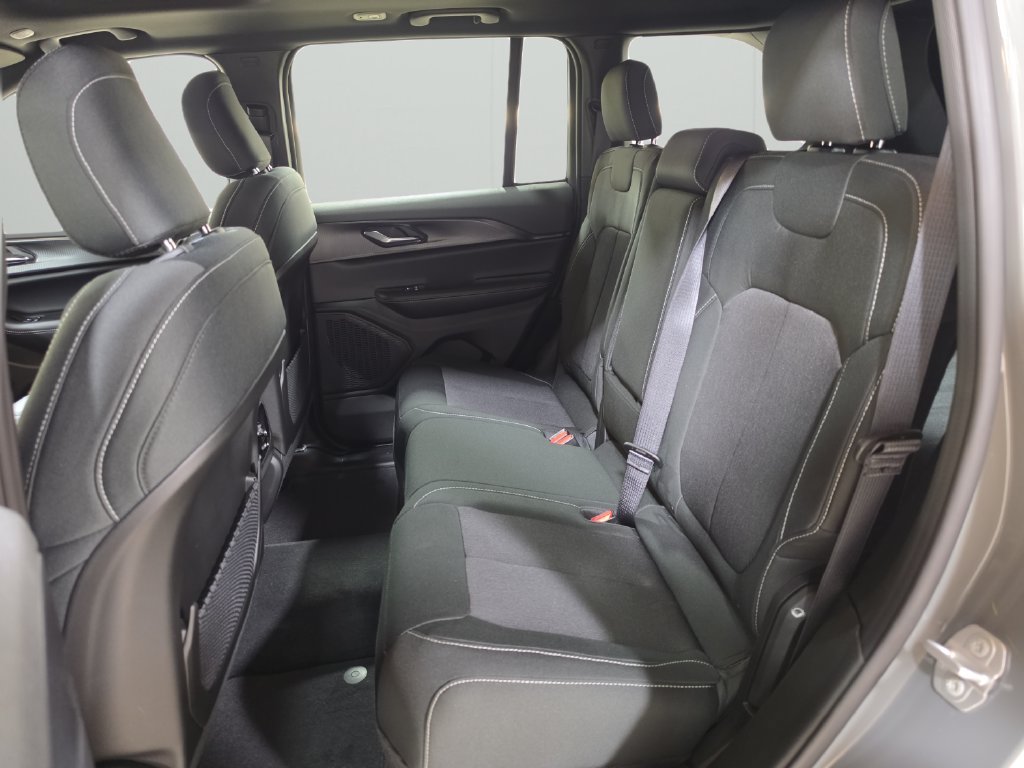 New 2027 Jeep Grand Cherokee Laredo X AWD/4WD image 15