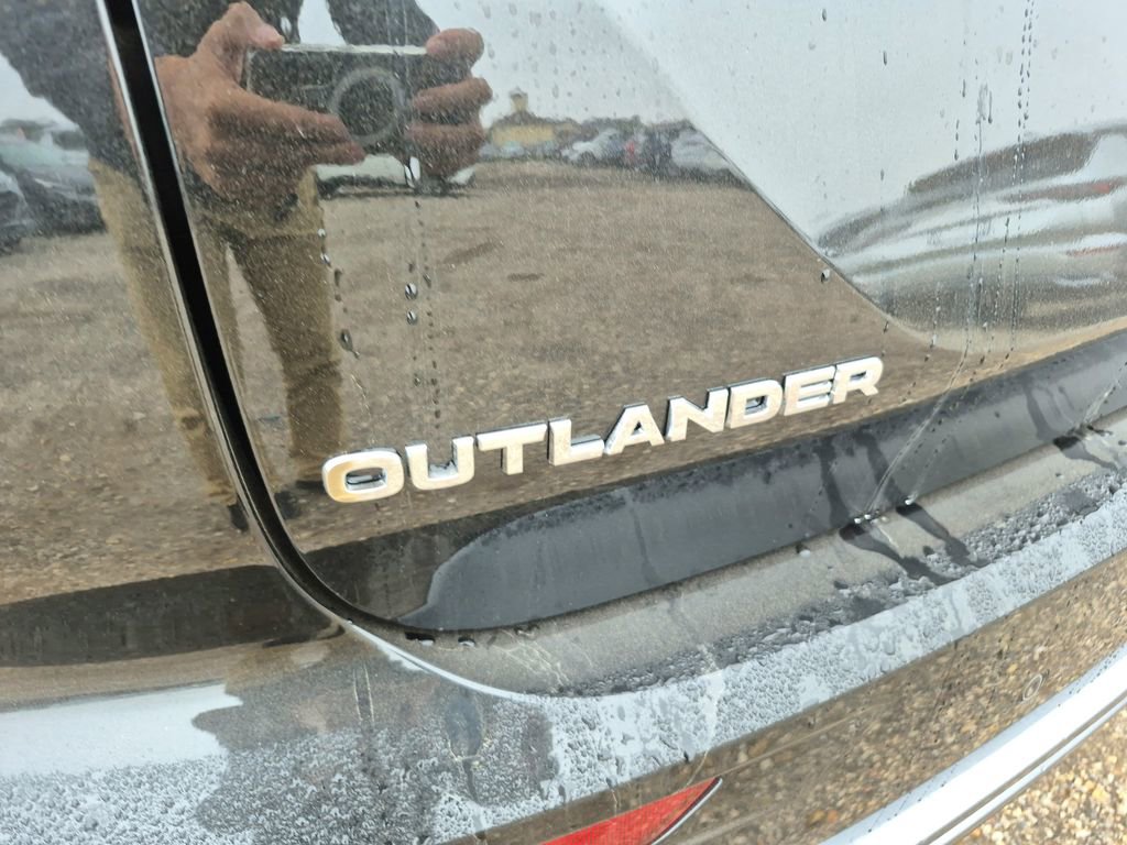 New 2026 Mitsubishi Outlander SE FWD image 13