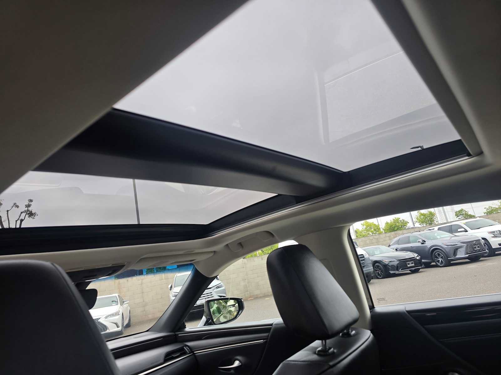 Used 2021 Lexus ES 350 w/ Premium Package FWD image 18