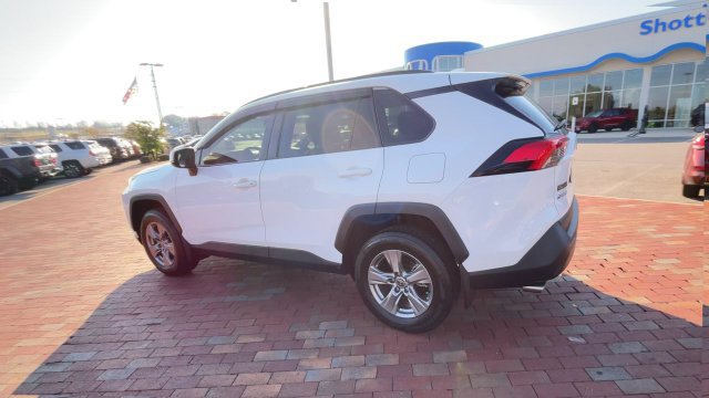 Used 2024 Toyota RAV4 XLE w/ Convenience Package FWD image 7