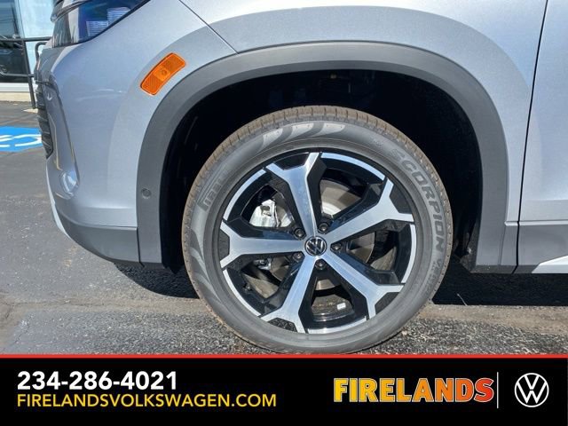 New 2025 Volkswagen Tiguan SE image 19