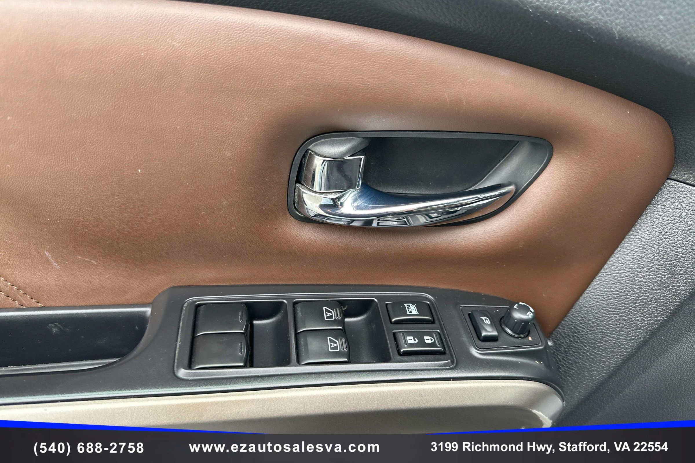 Used 2021 Nissan Titan Platinum Reserve w/ Moonroof Package image 18