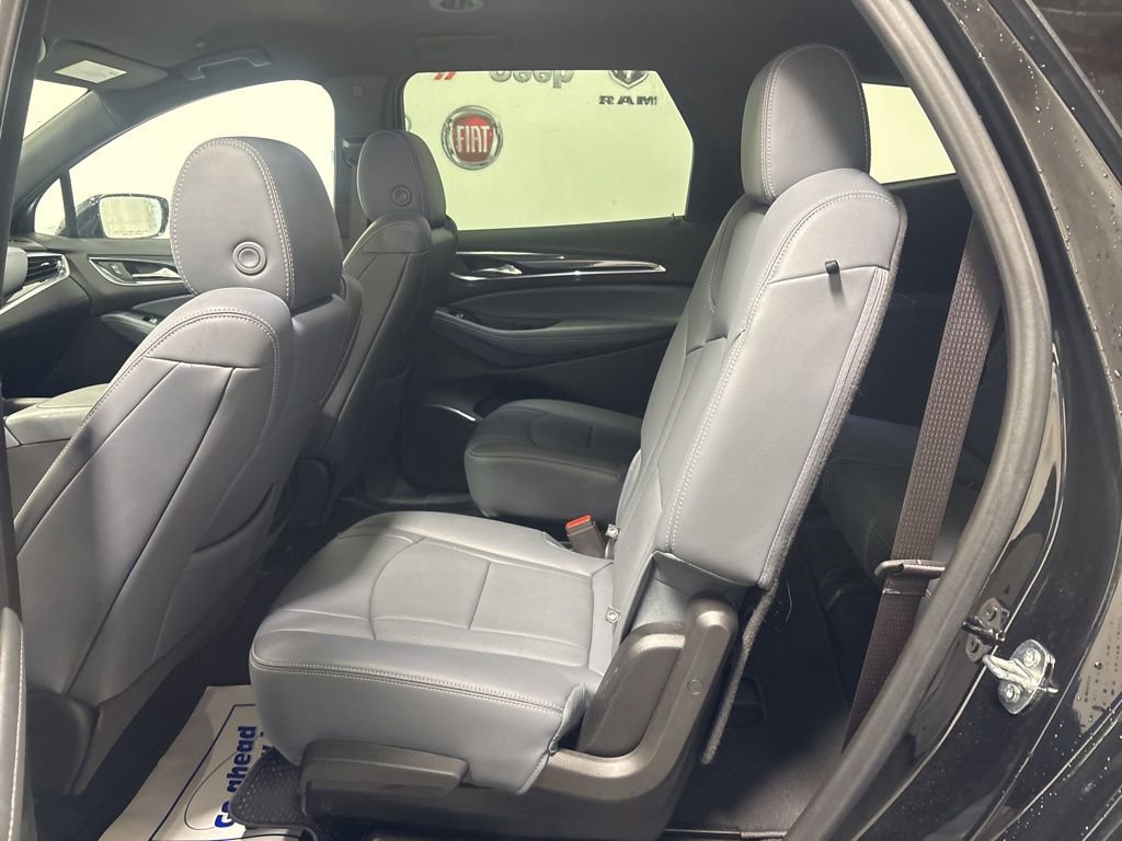 Used 2024 Buick Enclave Essence w/ Sport Touring Edition image 10