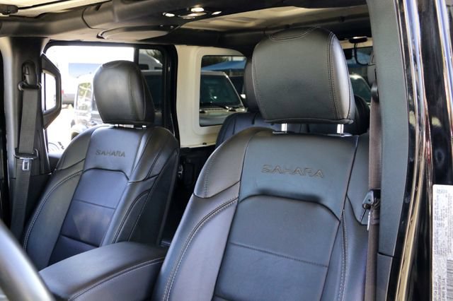 Used 2022 Jeep Wrangler Unlimited Sahara AWD/4WD image 11