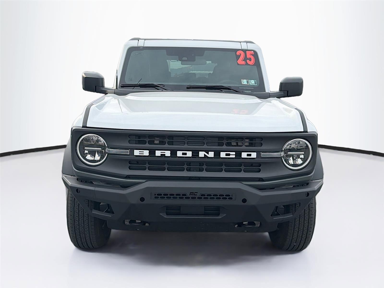 Used 2025 Ford Bronco 4-Door image 2