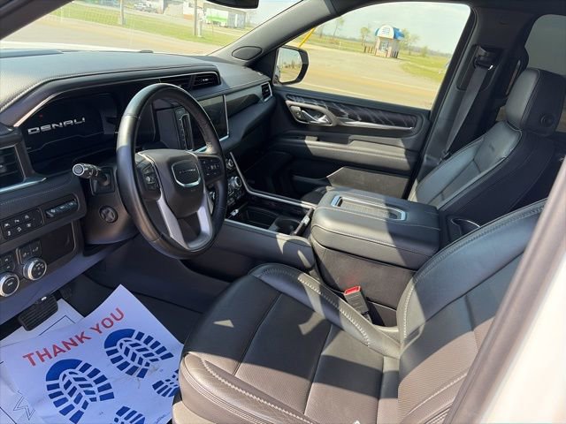 Used 2023 GMC Yukon XL Denali image 16