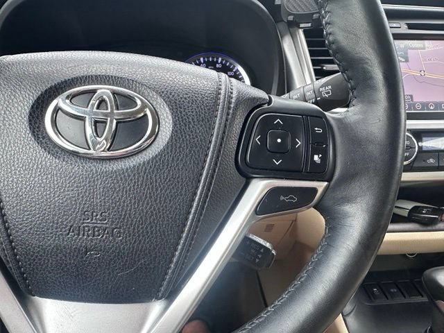 Used 2014 Toyota Highlander Limited Platinum FWD image 27