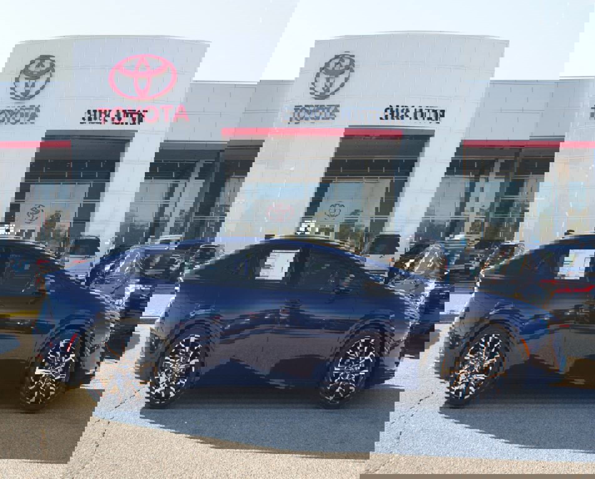 New 2026 Toyota Prius Plug-In Hybrid FWD image 11