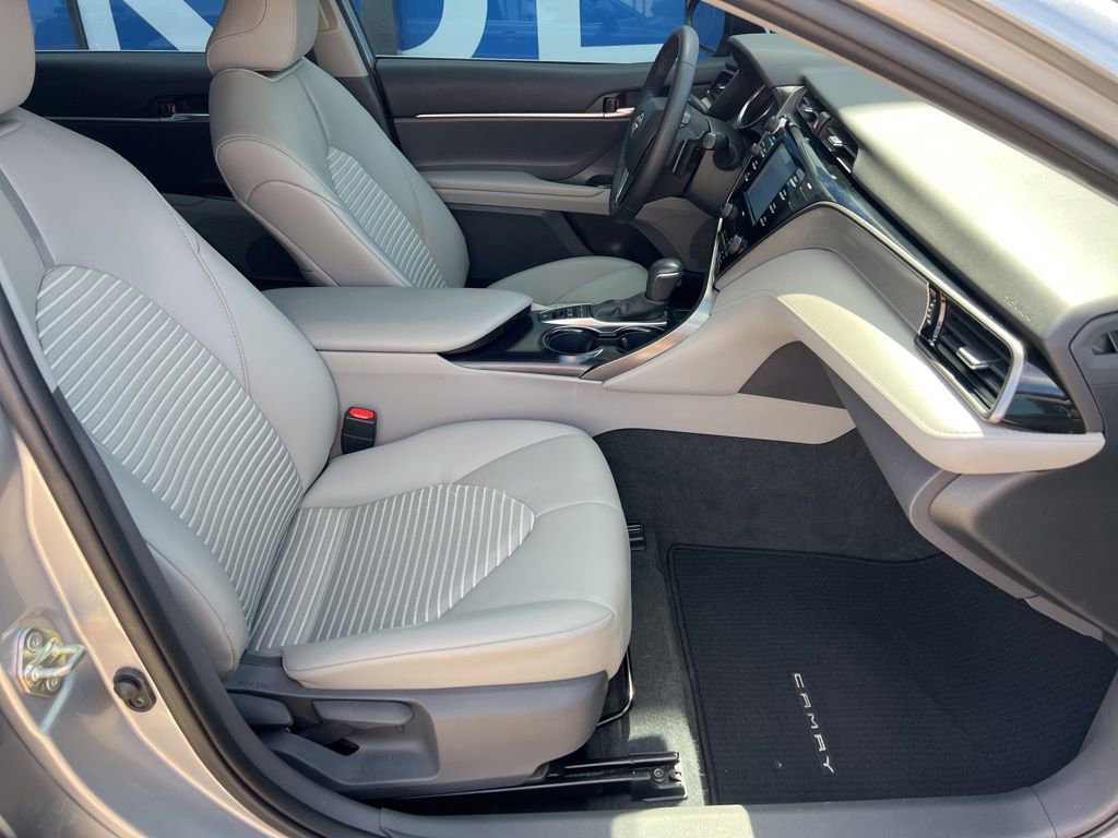 Used 2020 Toyota Camry SE image 13