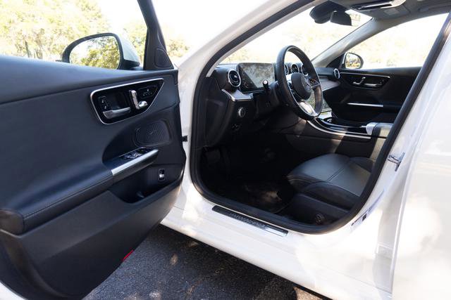 Used 2022 Mercedes-Benz C 300 Sedan image 11