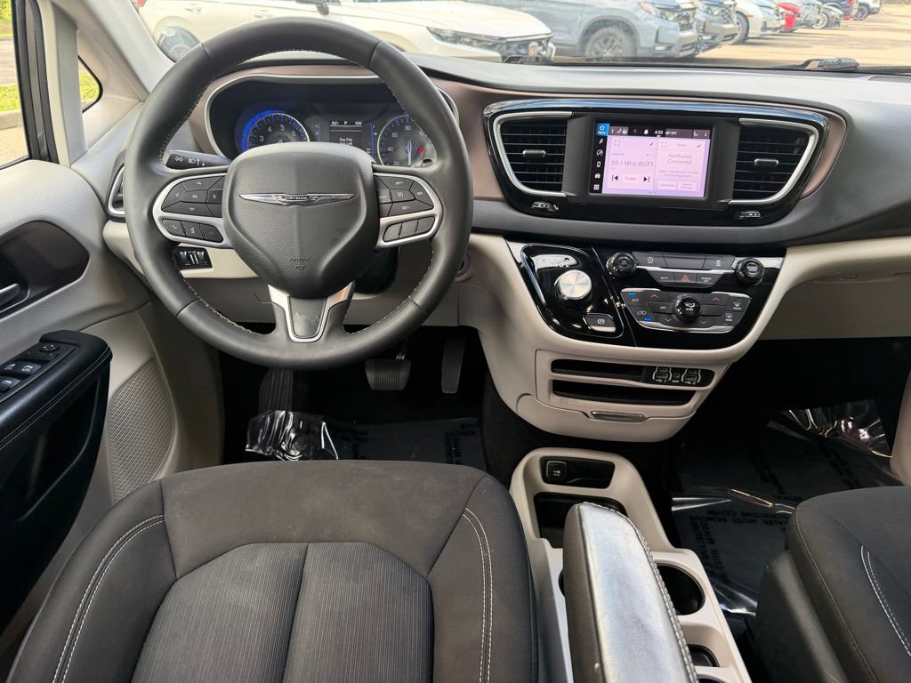 Used 2023 Chrysler Voyager LX FWD image 12