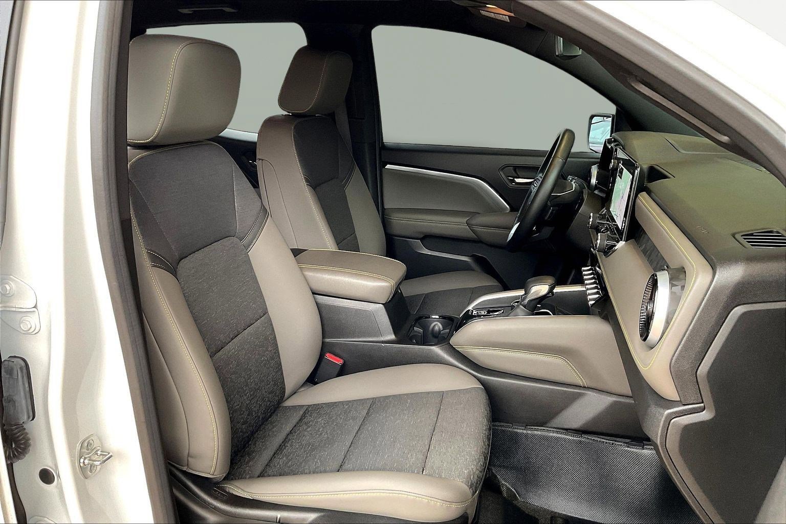 Used 2024 Chevrolet Colorado ZR2 image 30