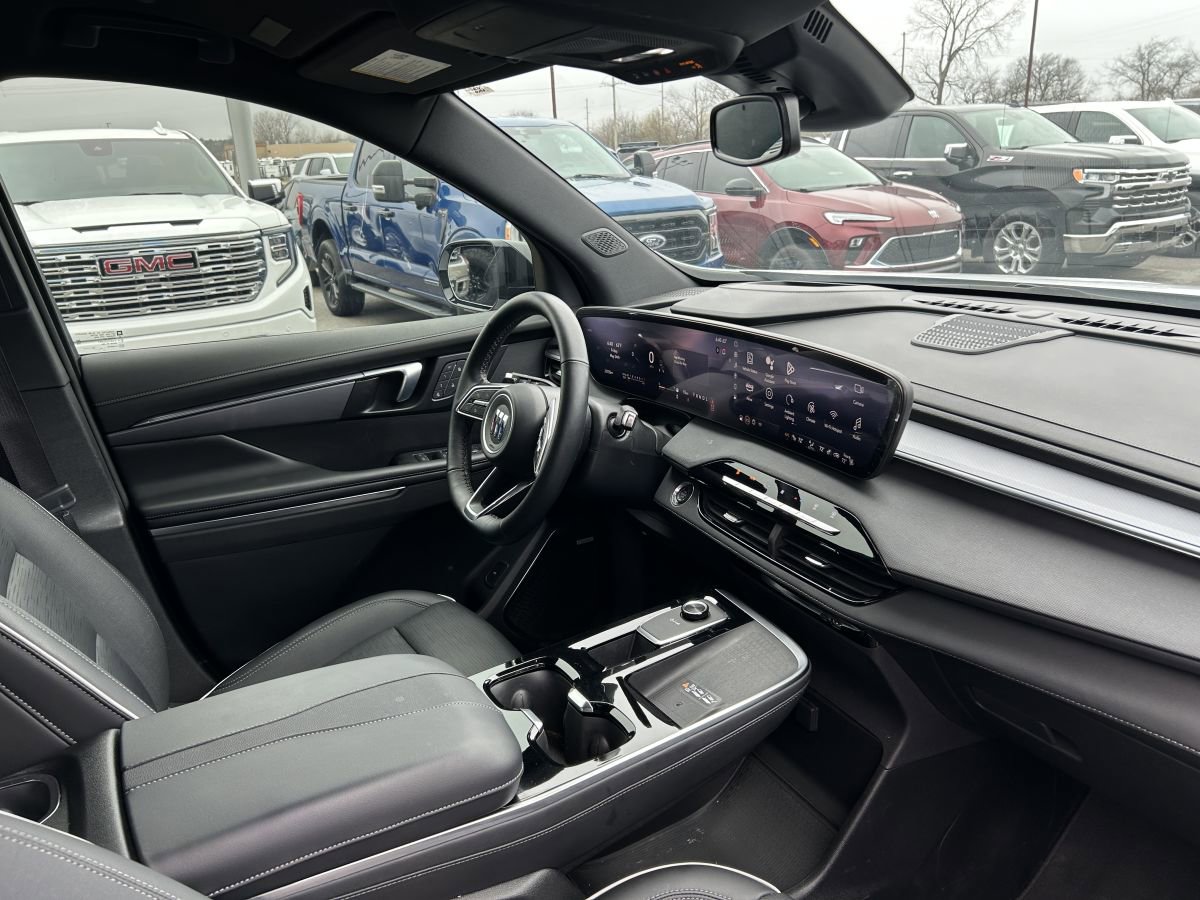 Used 2025 Buick Enclave Sport Touring w/ Power Package image 12