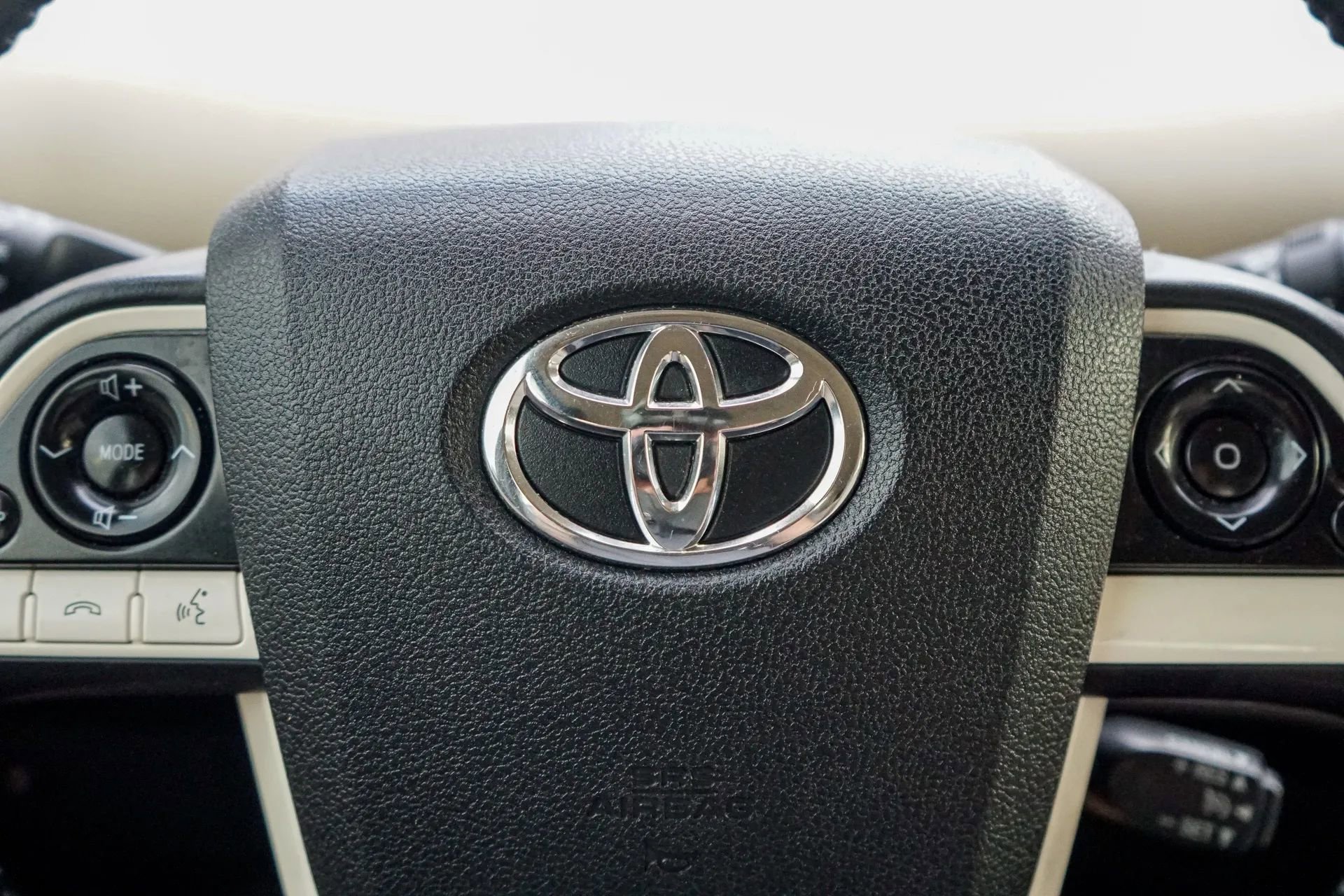 Used 2016 Toyota Prius Three FWD image 22