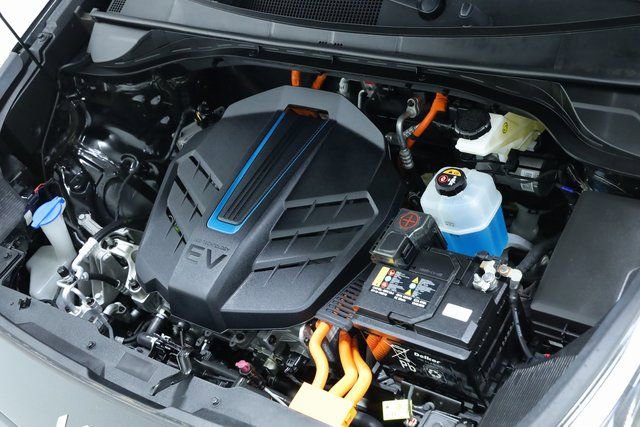 Used 2022 Kia Niro EX image 9