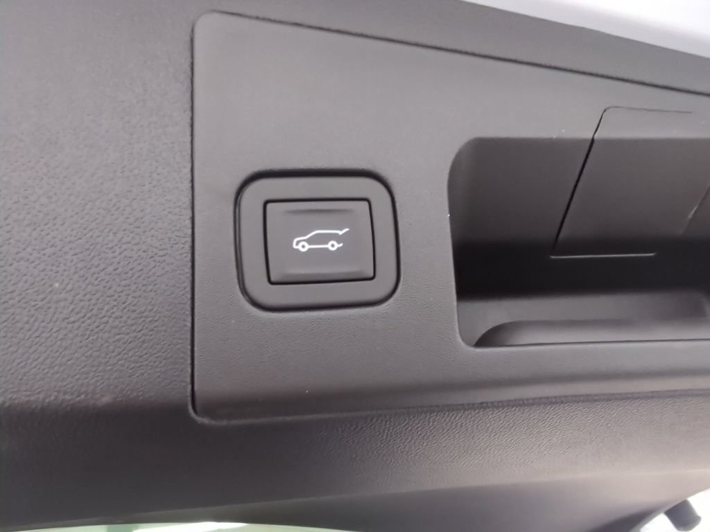 Used 2026 Cadillac XT5 Premium Luxury AWD/4WD image 32
