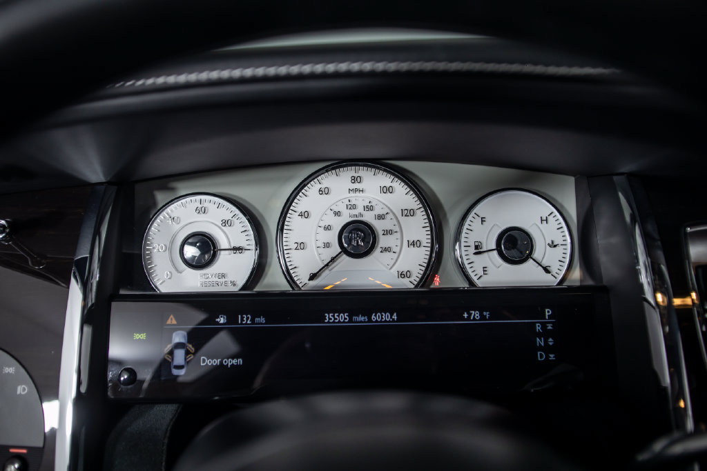 Used 2019 Rolls-Royce Ghost RWD image 38