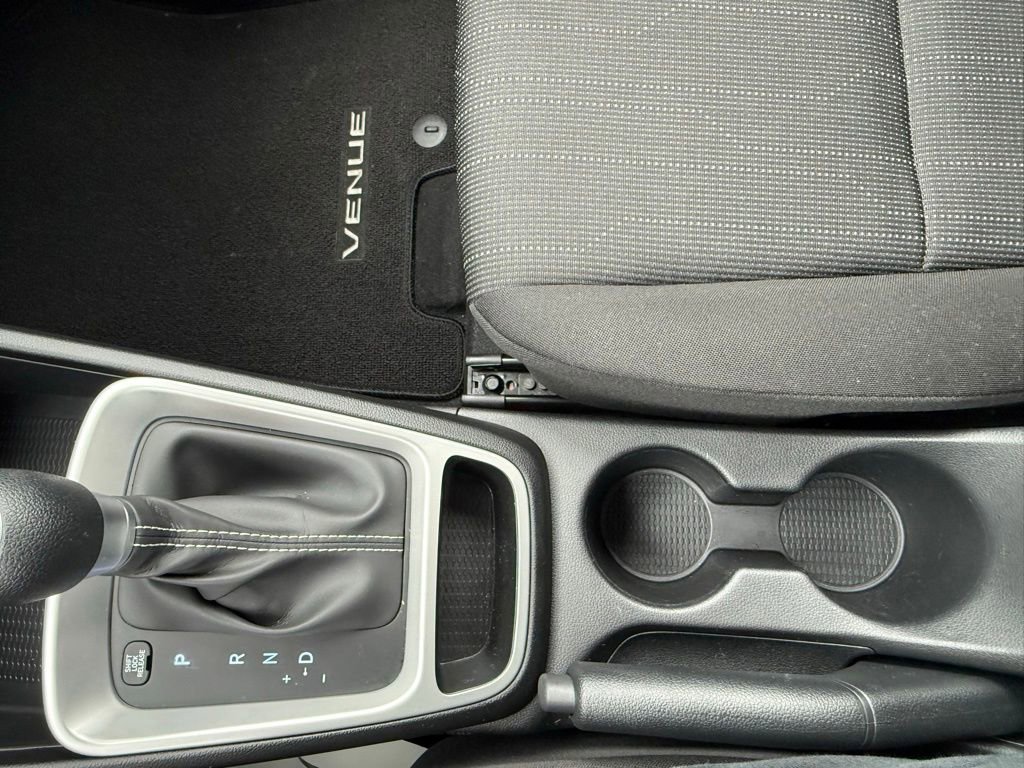 Certified 2025 Hyundai Venue SE image 24