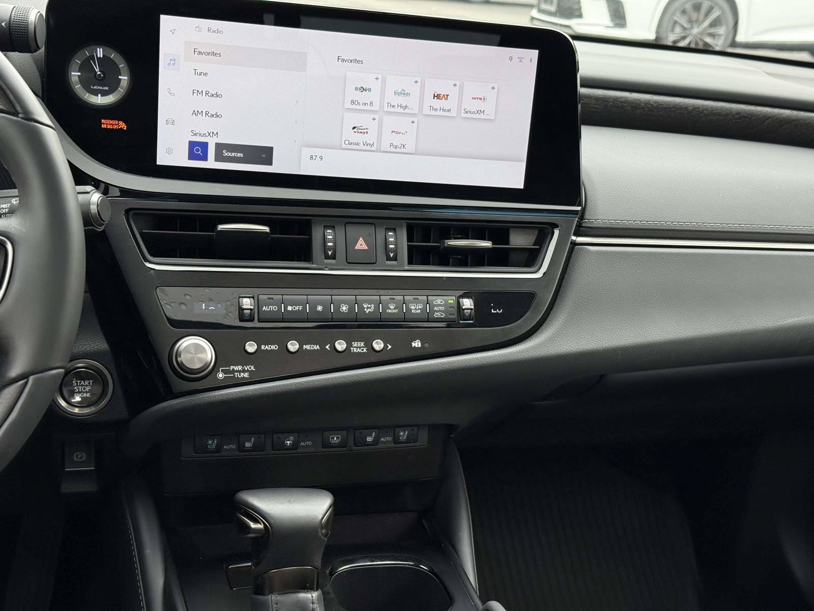 Used 2024 Lexus ES 350 Ultra Luxury w/ Accessory Package (Z2) FWD image 18