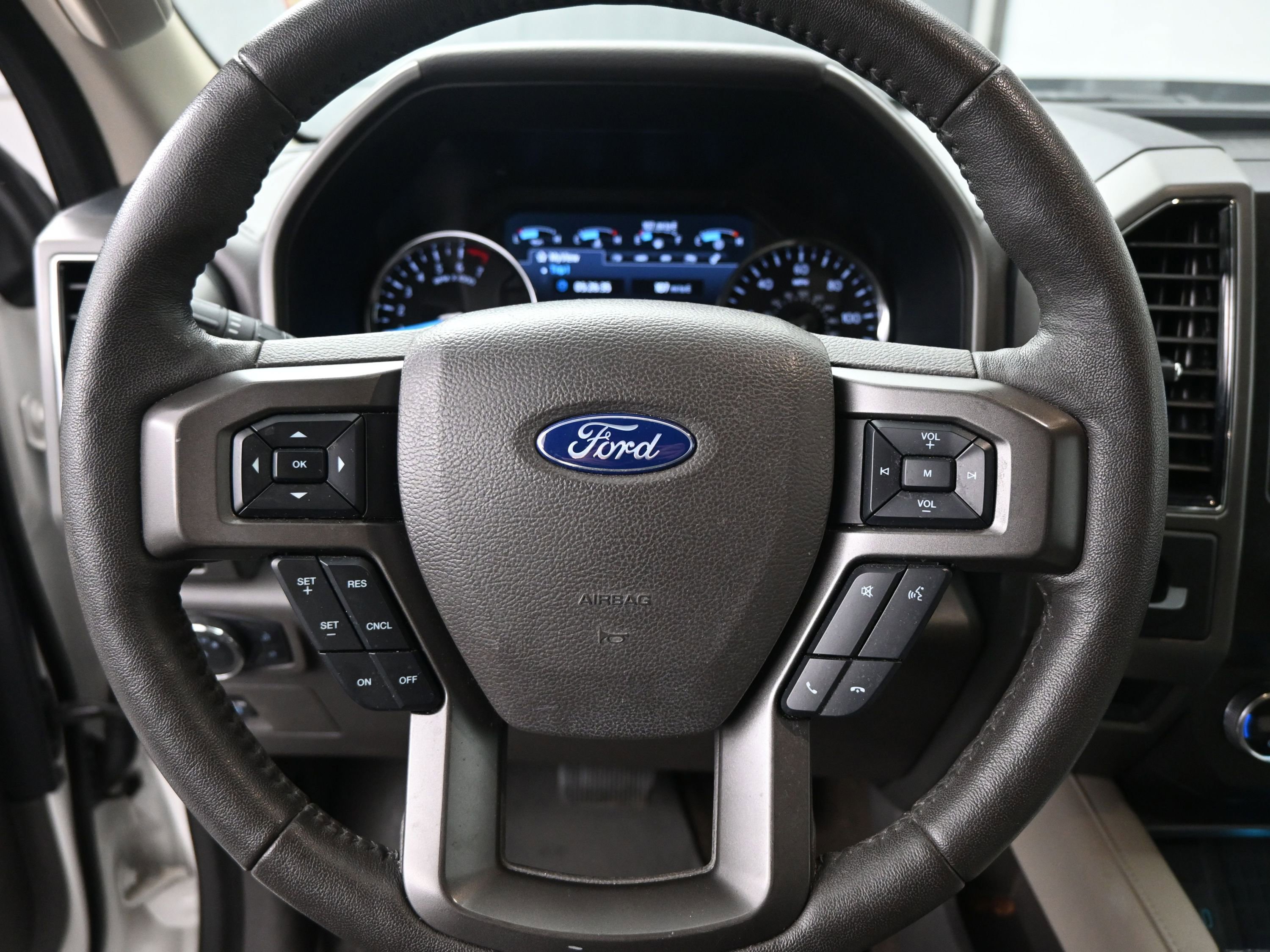 Used 2020 Ford Expedition XLT w/ Equipment Group 202A image 11