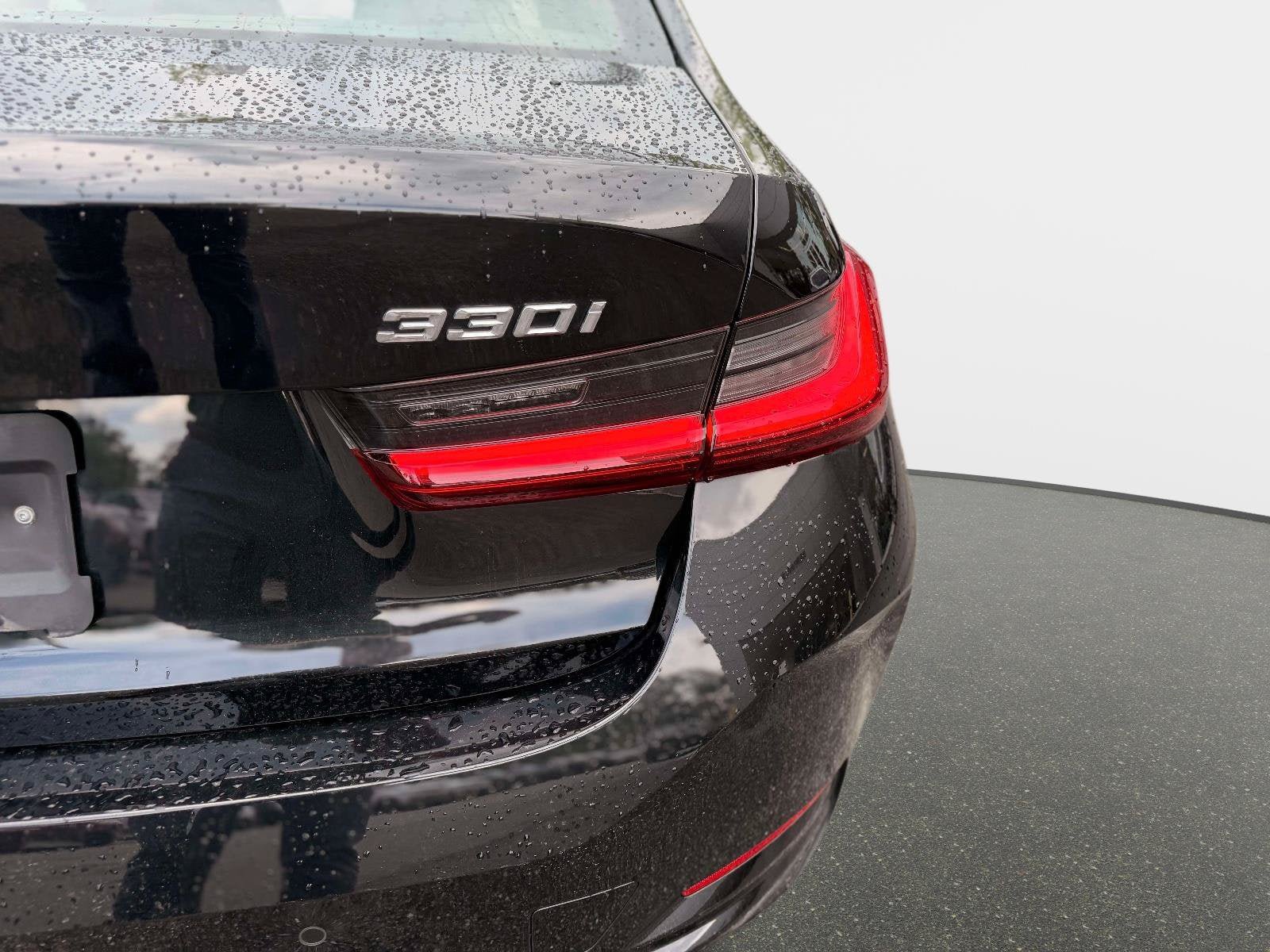 Used 2023 BMW 330i Sedan w/ Premium Package RWD image 22
