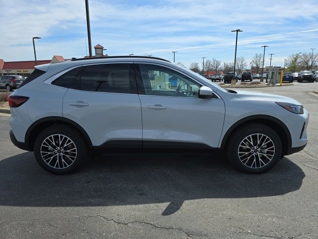 New 2025 Ford Escape SE w/ PHEV Premium Package image 6