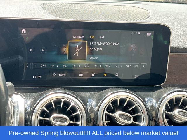 Used 2021 Mercedes-Benz GLB 250 4MATIC w/ Premium Package image 23