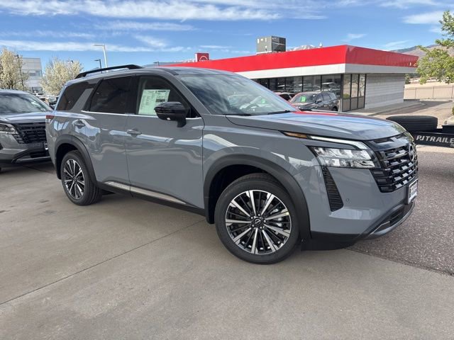 New 2026 Nissan Pathfinder Platinum w/ Accent Package
