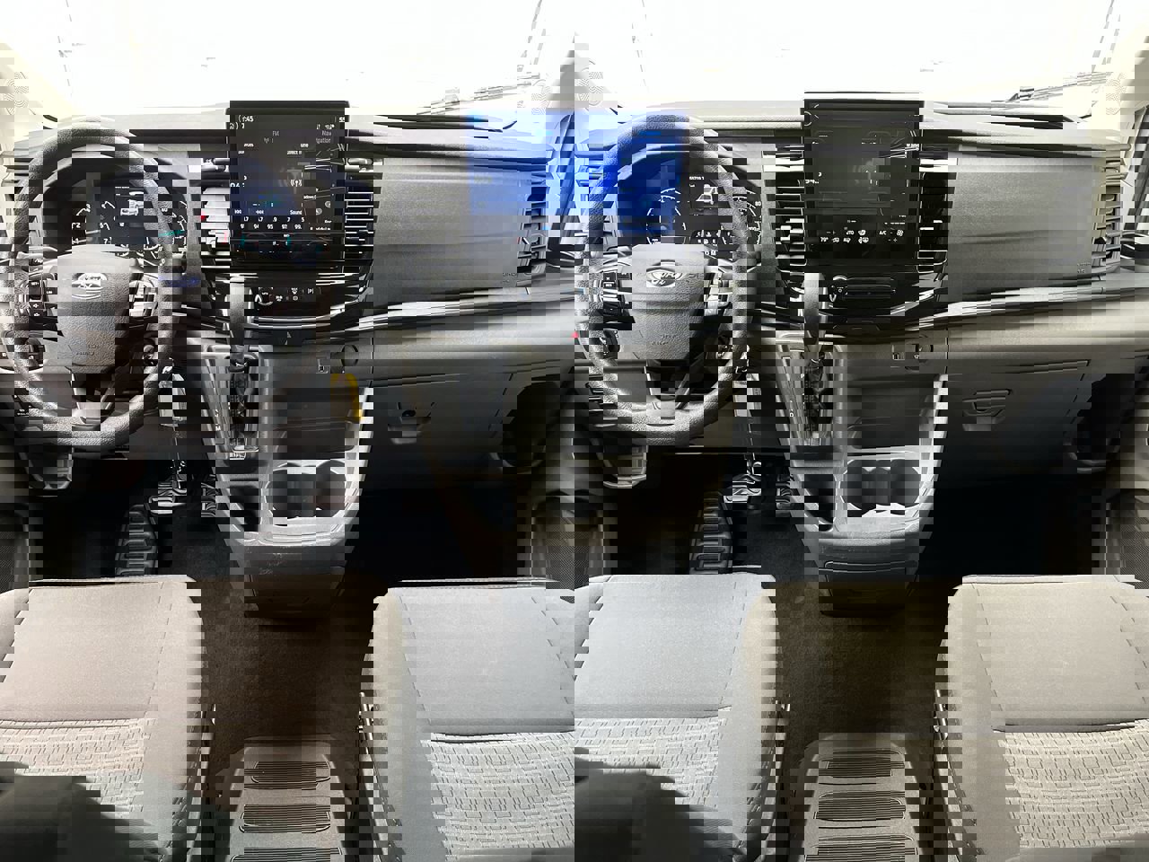 Used 2024 Ford Transit 350 XLT RWD image 4