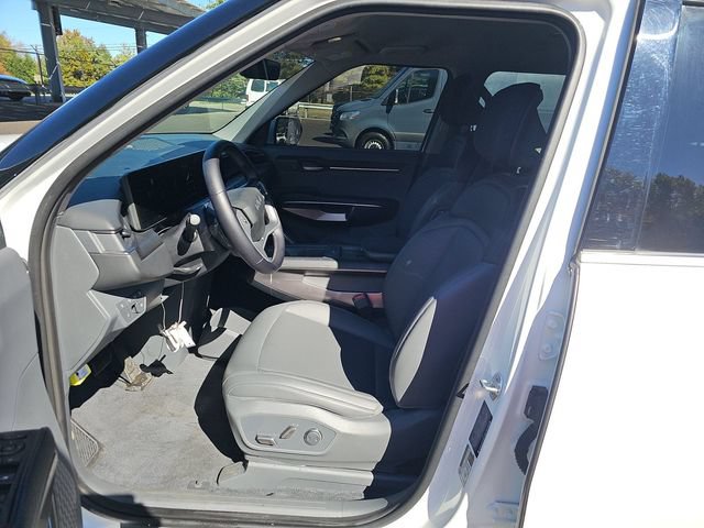 Used 2024 Kia EV9 Light Long Range RWD image 5