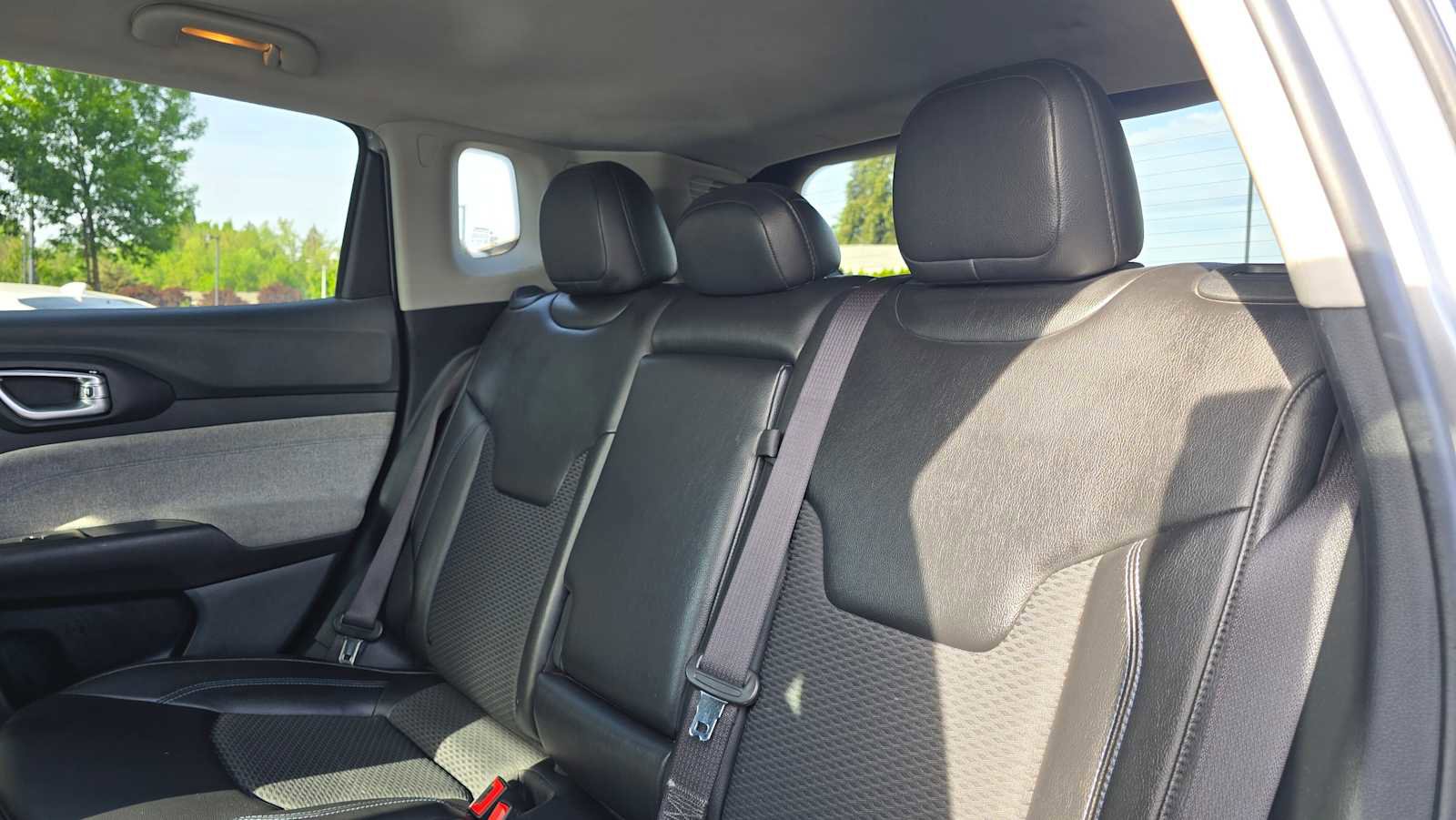 Used 2022 Jeep Compass Latitude AWD/4WD image 17