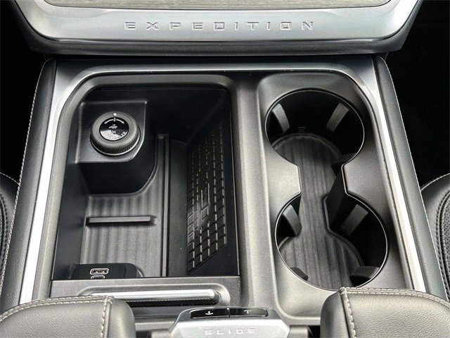 Used 2025 Ford Expedition Max Platinum image 14