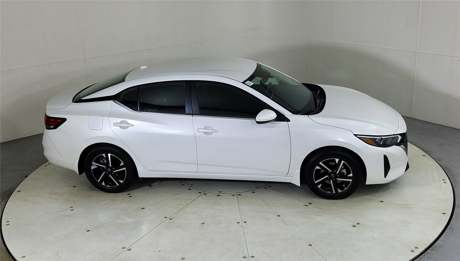 Used 2024 Nissan Sentra SV image 24