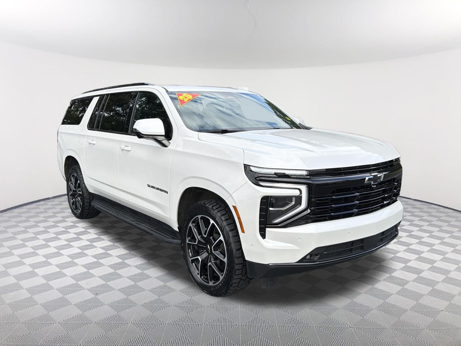 Used 2025 Chevrolet Suburban RST w/ Comfort Package AWD/4WD image 3
