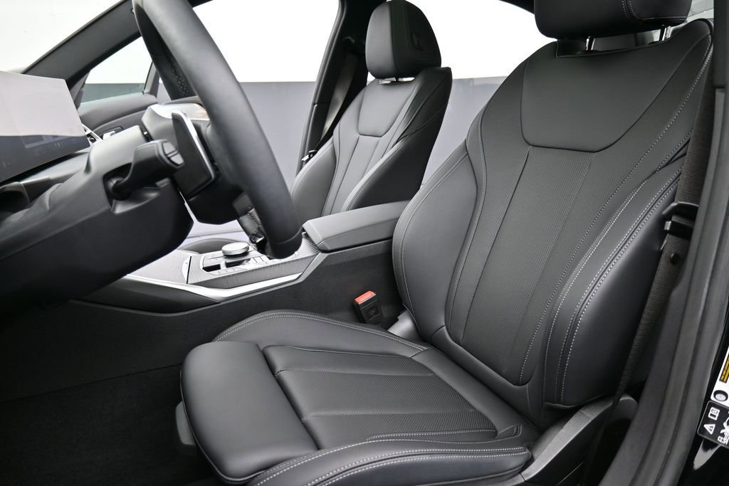 New 2025 BMW 330i xDrive Sedan w/ Convenience Package AWD/4WD image 10