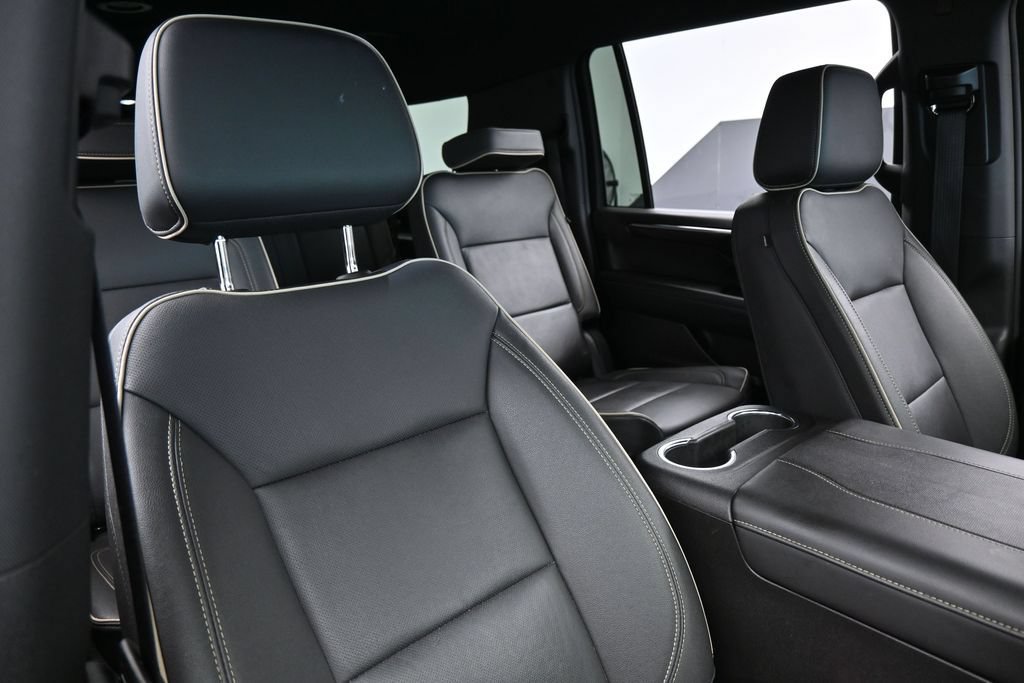 Used 2026 Chevrolet Suburban Premier AWD/4WD image 49