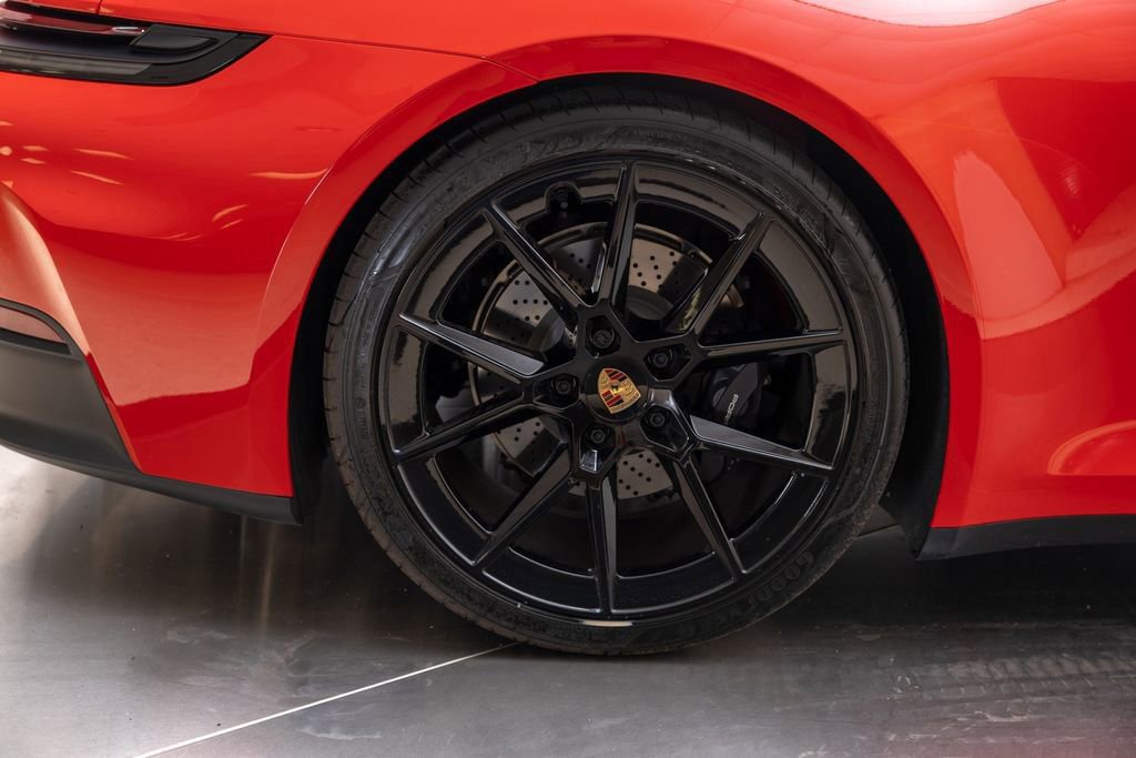 Used 2025 Porsche 911 Carrera T RWD image 48