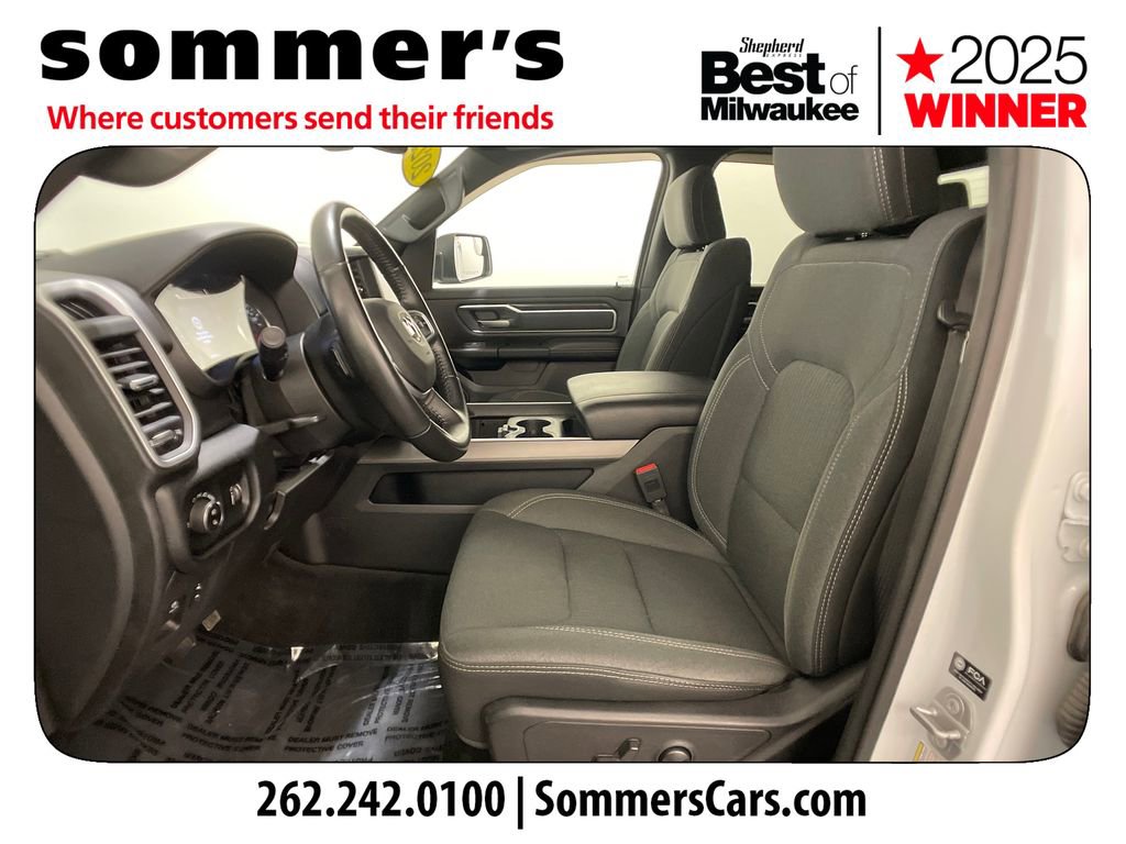 Used 2022 RAM 1500 Big Horn w/ Night Edition AWD/4WD image 9