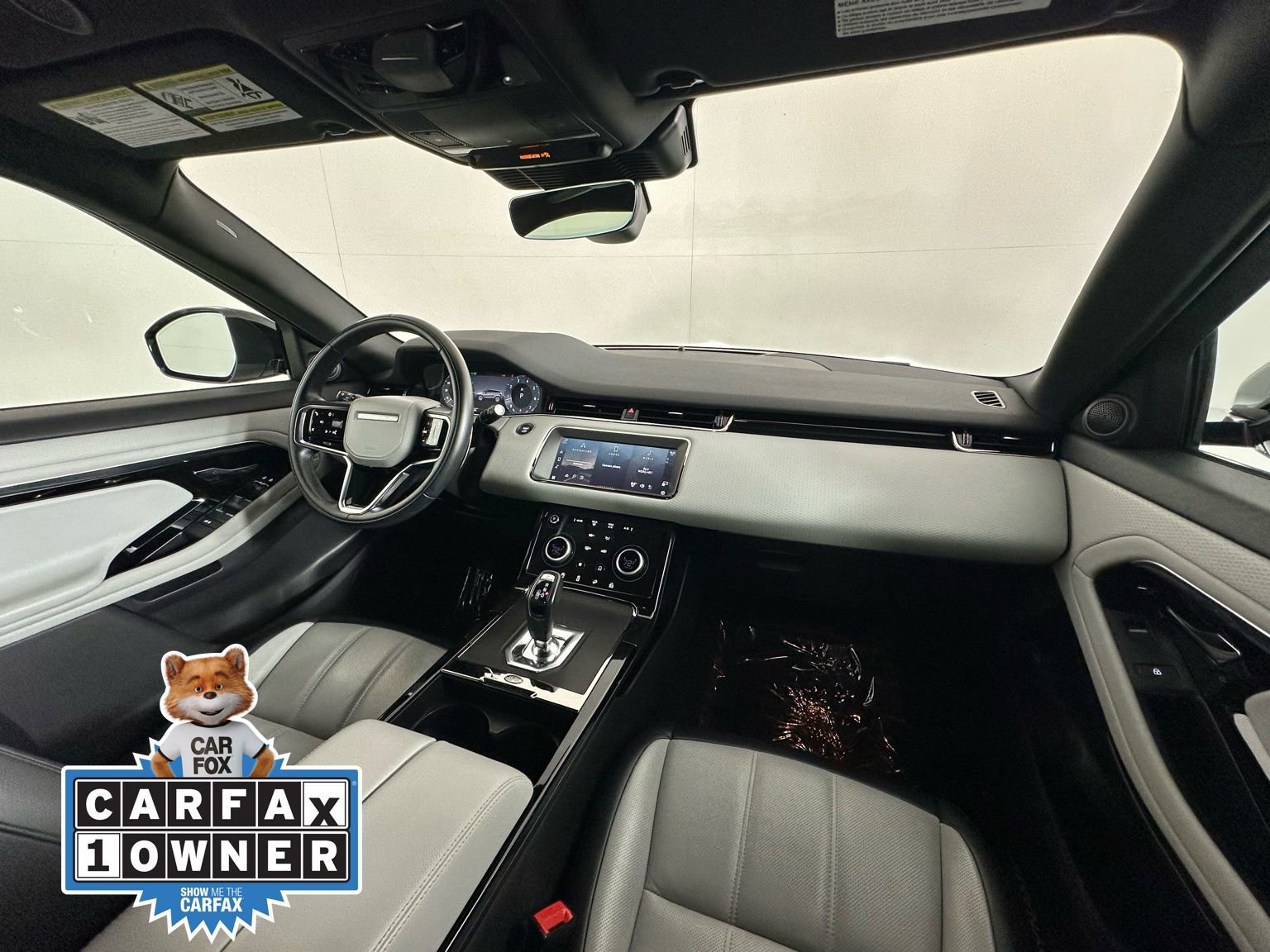 Used 2023 Land Rover Range Rover Evoque R-Dynamic S image 2