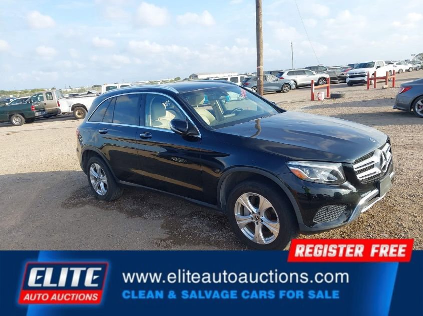 Used 2018 Mercedes-Benz GLC 300 4MATIC image 2