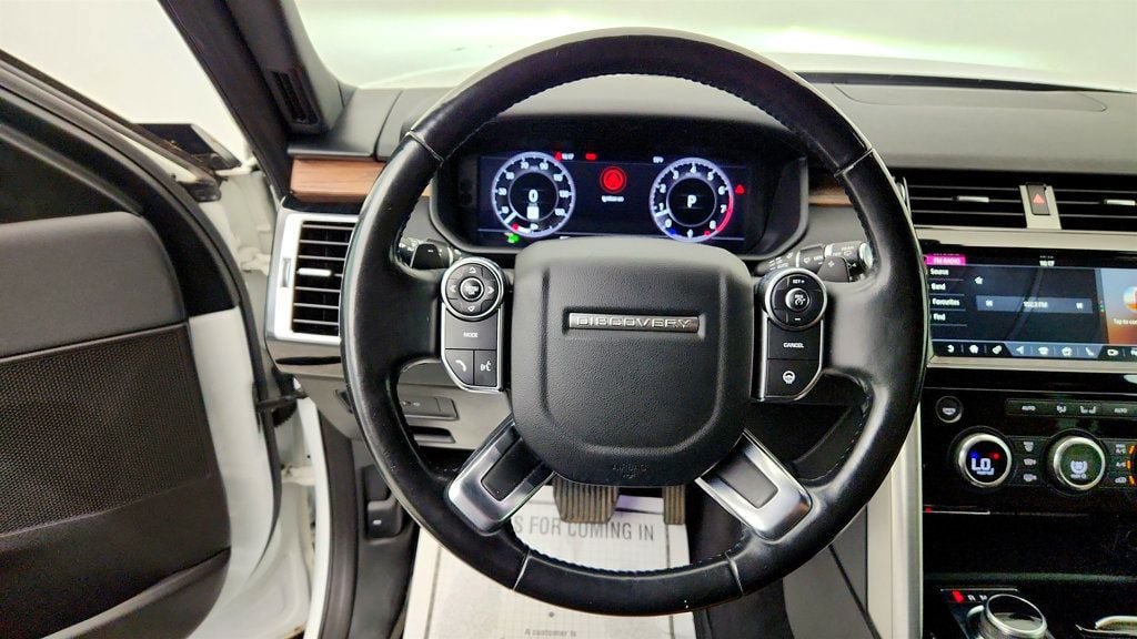 Used 2018 Land Rover Discovery HSE AWD/4WD image 14