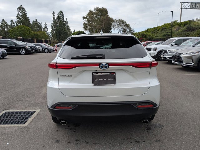 Used 2023 Toyota Venza LE image 7