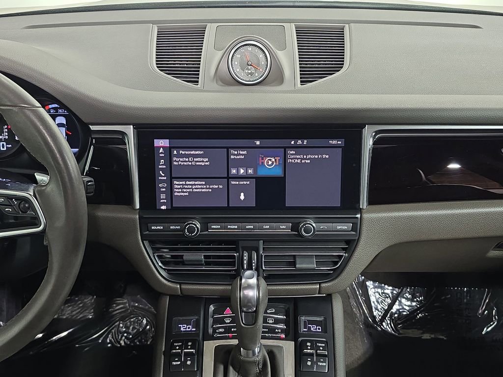Certified 2019 Porsche Macan image 16