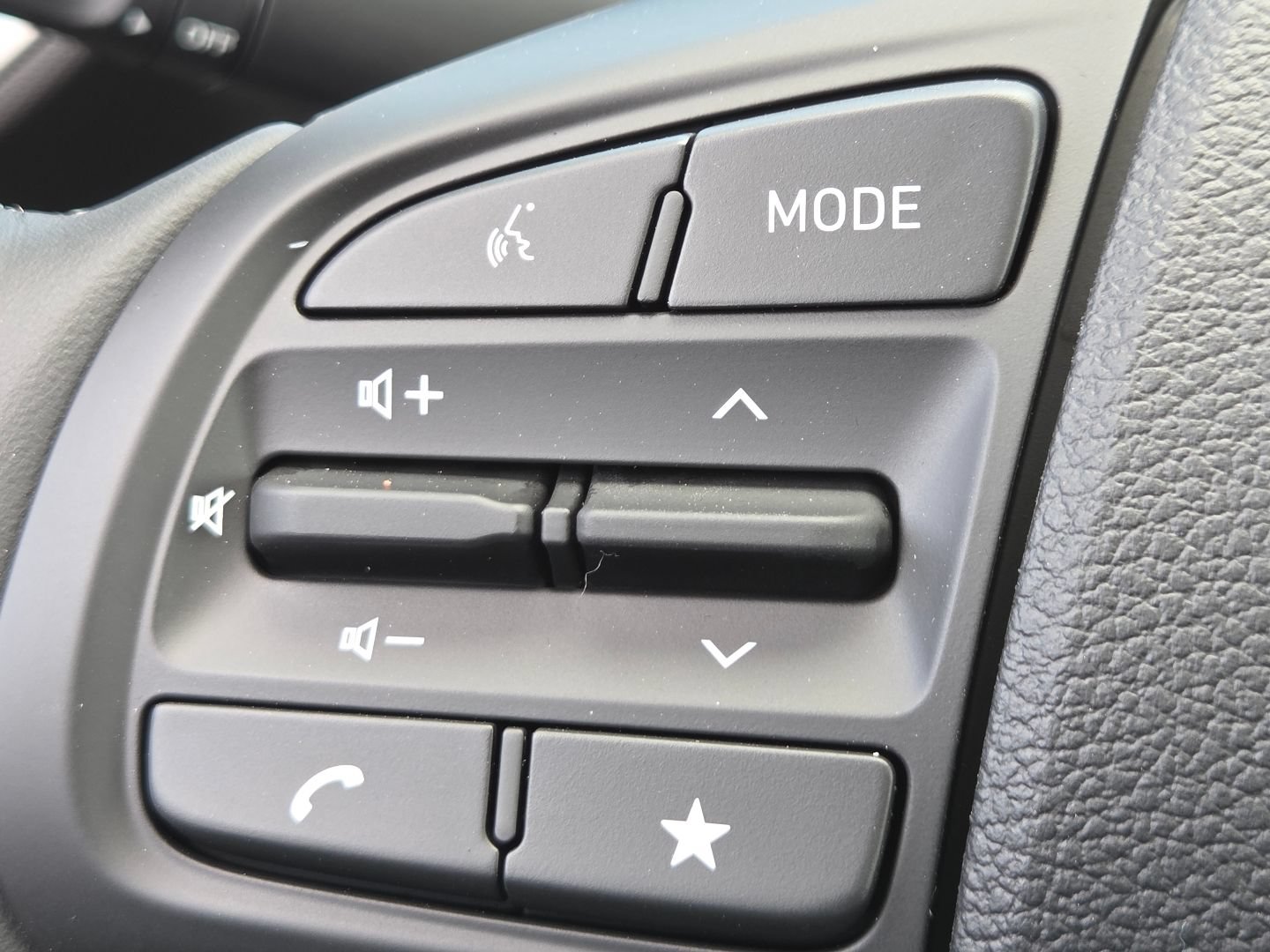 New 2026 Hyundai Venue SEL FWD image 31