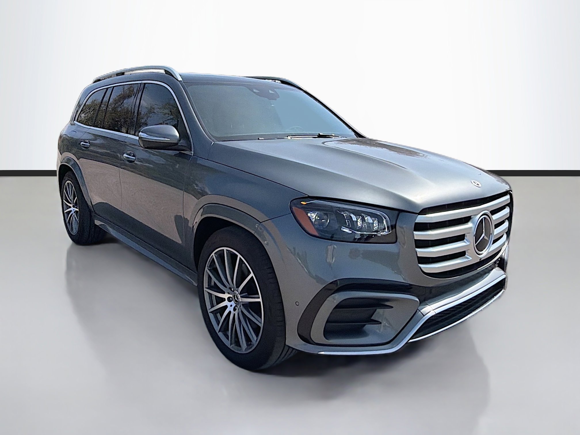Used 2025 Mercedes-Benz GLS 450 4MATIC w/ AMG Line Exterior image 7