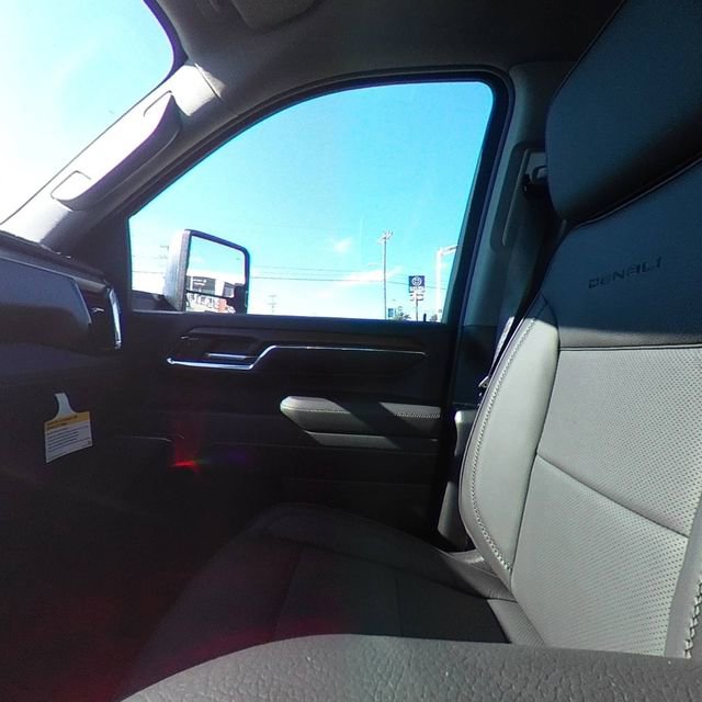 Used 2024 GMC Sierra 2500 Denali w/ Denali Reserve Package AWD/4WD image 27