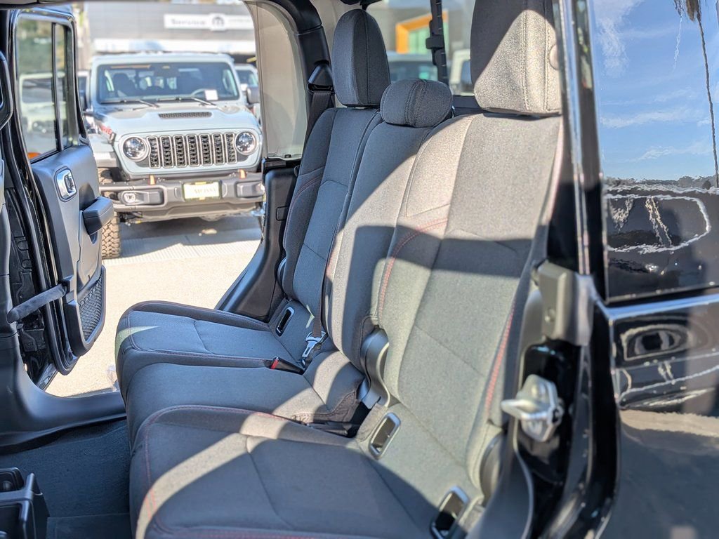 New 2026 Jeep Gladiator Rubicon w/ Steel Bumper Group AWD/4WD image 25