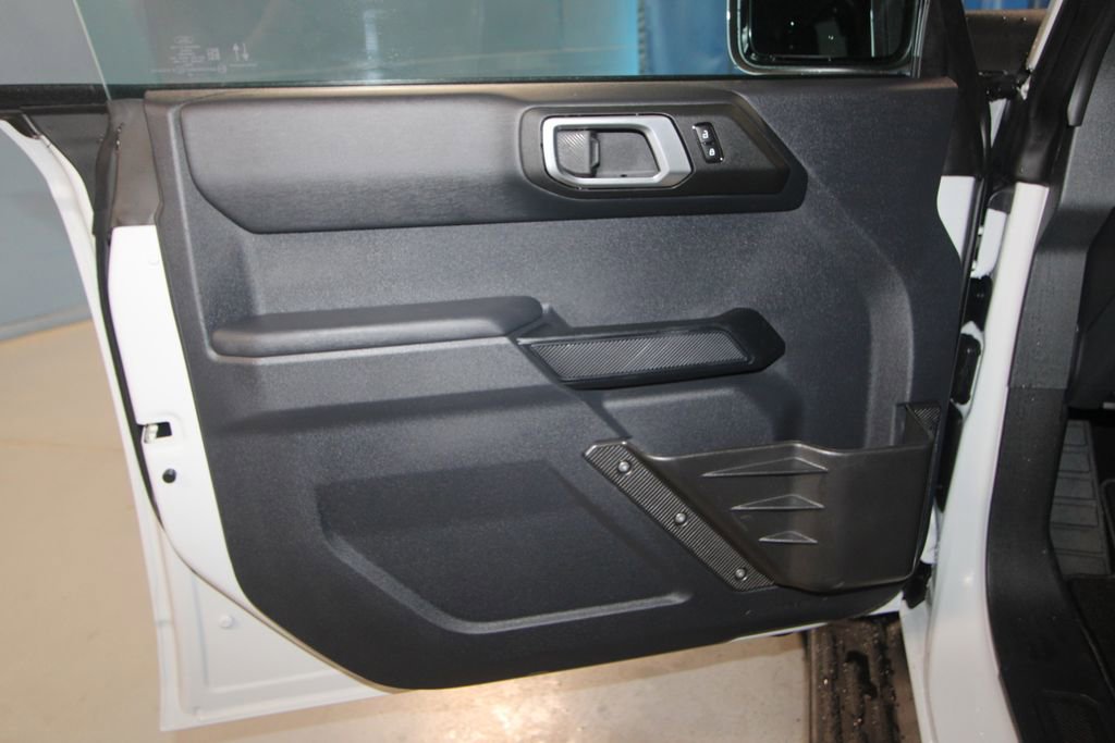 Used 2026 Ford Bronco Outer Banks w/ Sasquatch Package AWD/4WD image 5