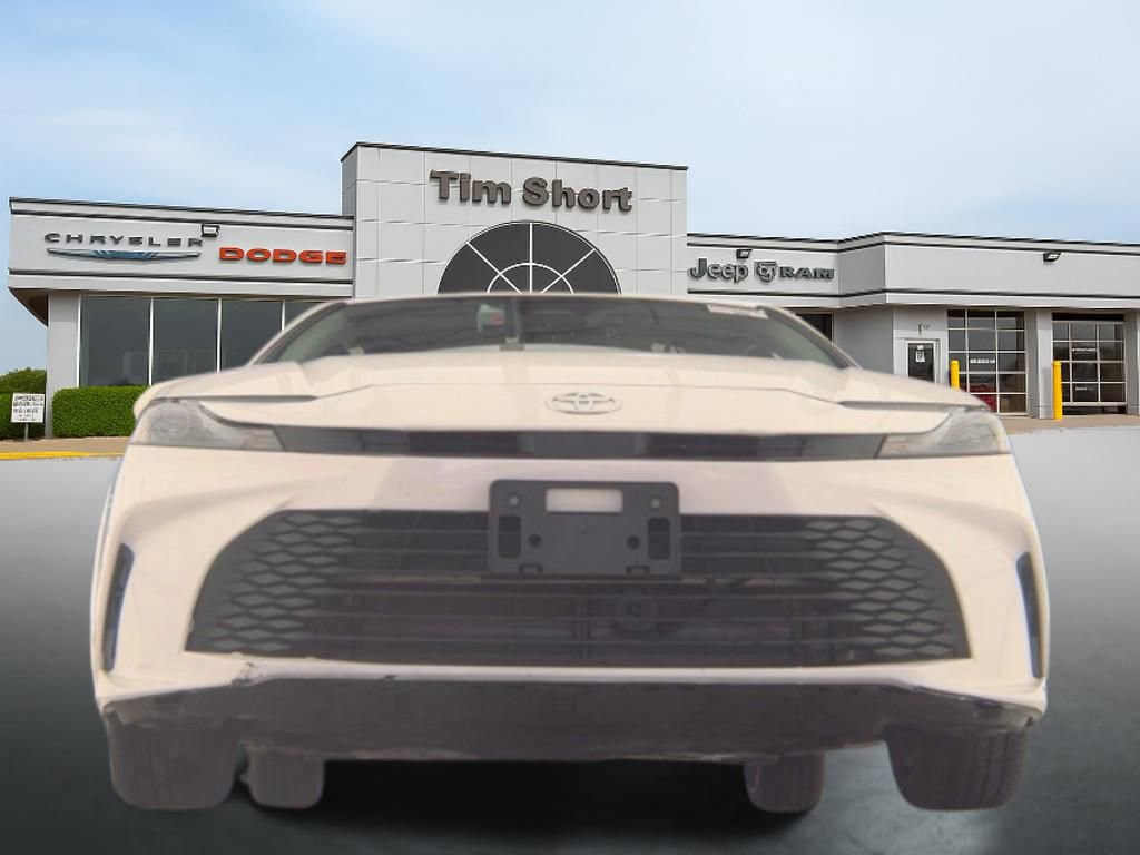 Used 2025 Toyota Camry LE FWD image 4