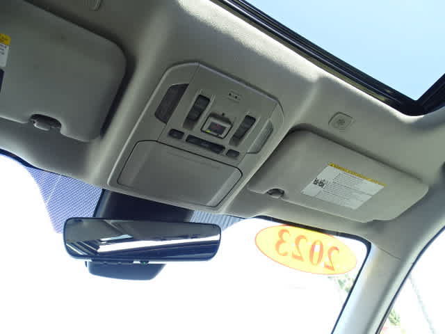 Used 2023 Toyota Highlander XLE FWD image 35